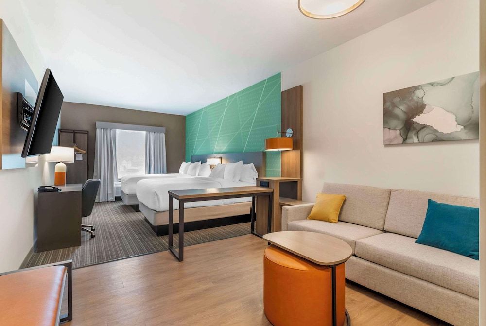 Comfort Suites Gatlinburg Downtown-Convention Center 1