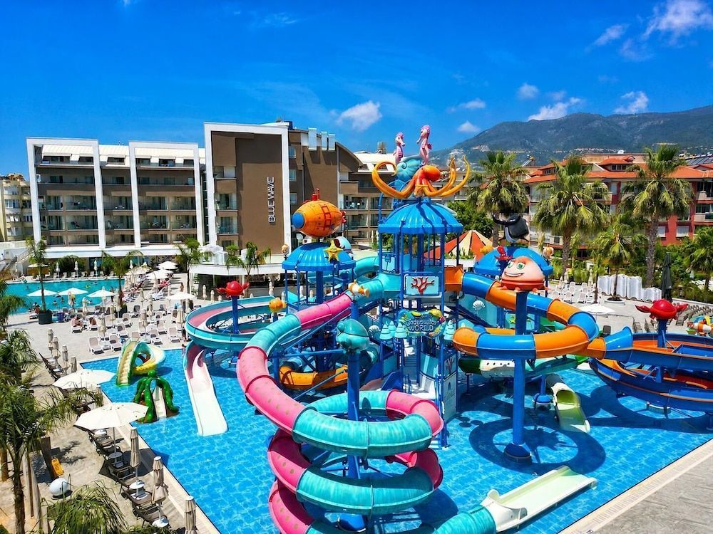 Blue Wave Suite Hotel 1