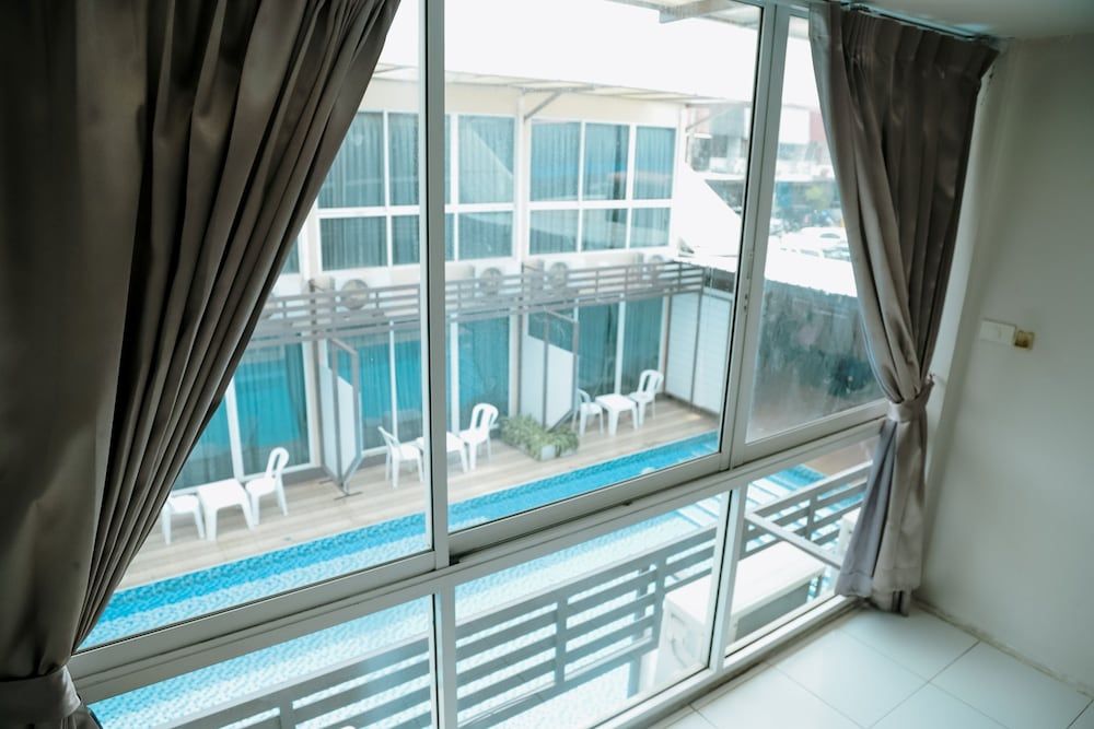 Full Stop Pool Villa Don Mueang 2