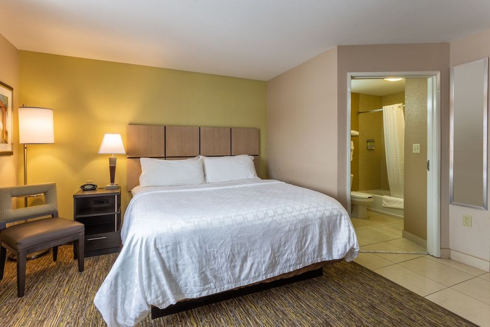 Candlewood Suites SOUTH BEND AIRPORT by IHG 2