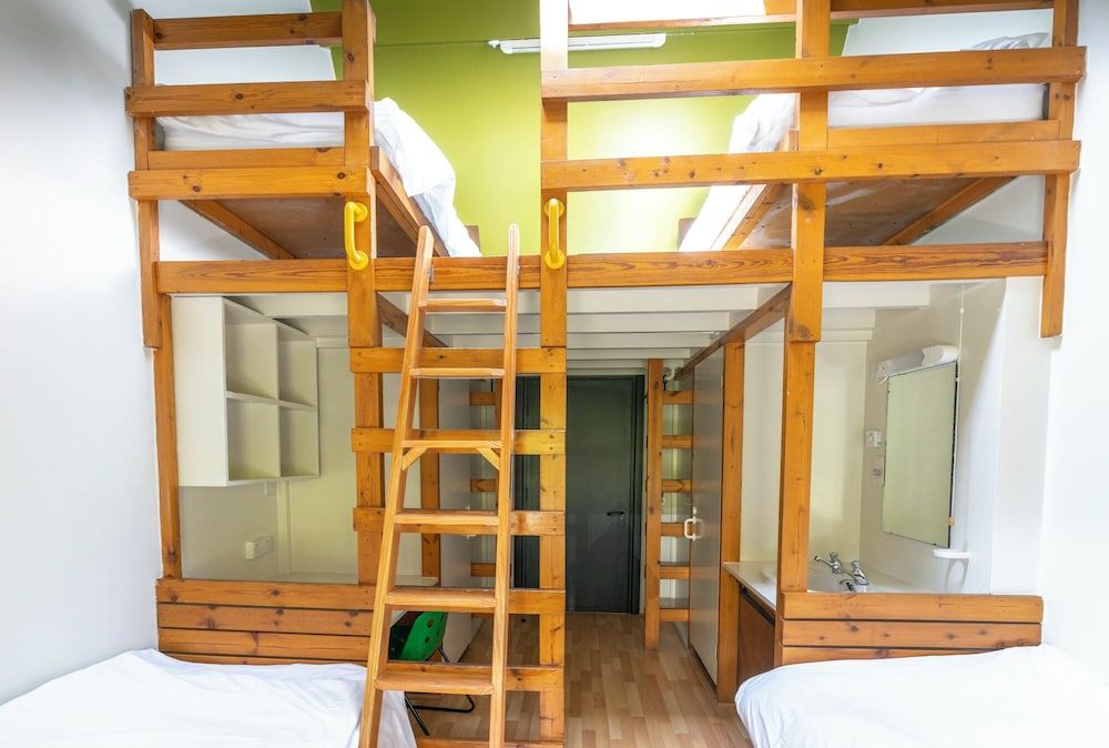 IOU Hebden Bridge Vegetarian Hostel 1