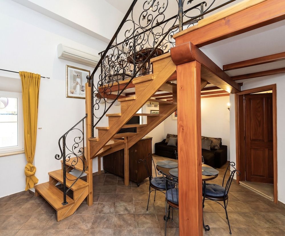 Amoret Apartments 2