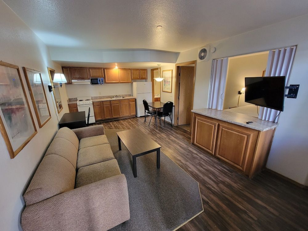 Manor Suites 2