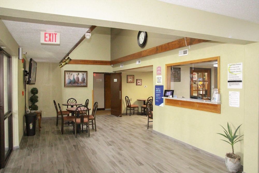 Super 8 by Wyndham Harrison AR 2