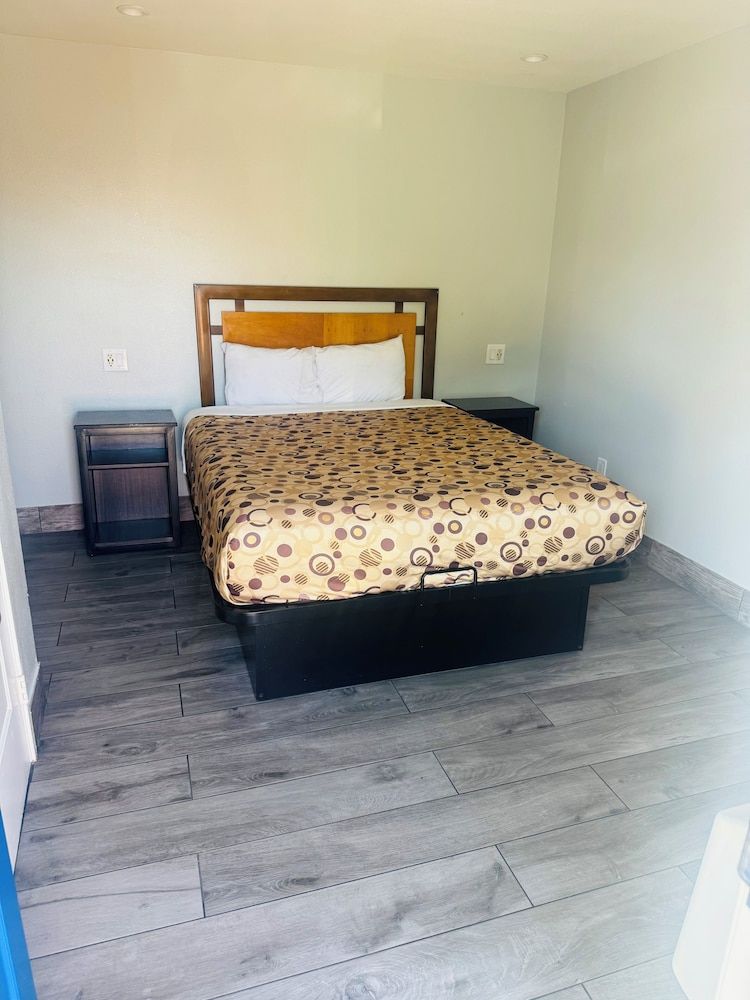 Clover motel 1