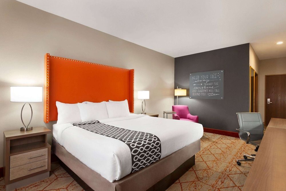 La Quinta by Wyndham Lackawanna 1