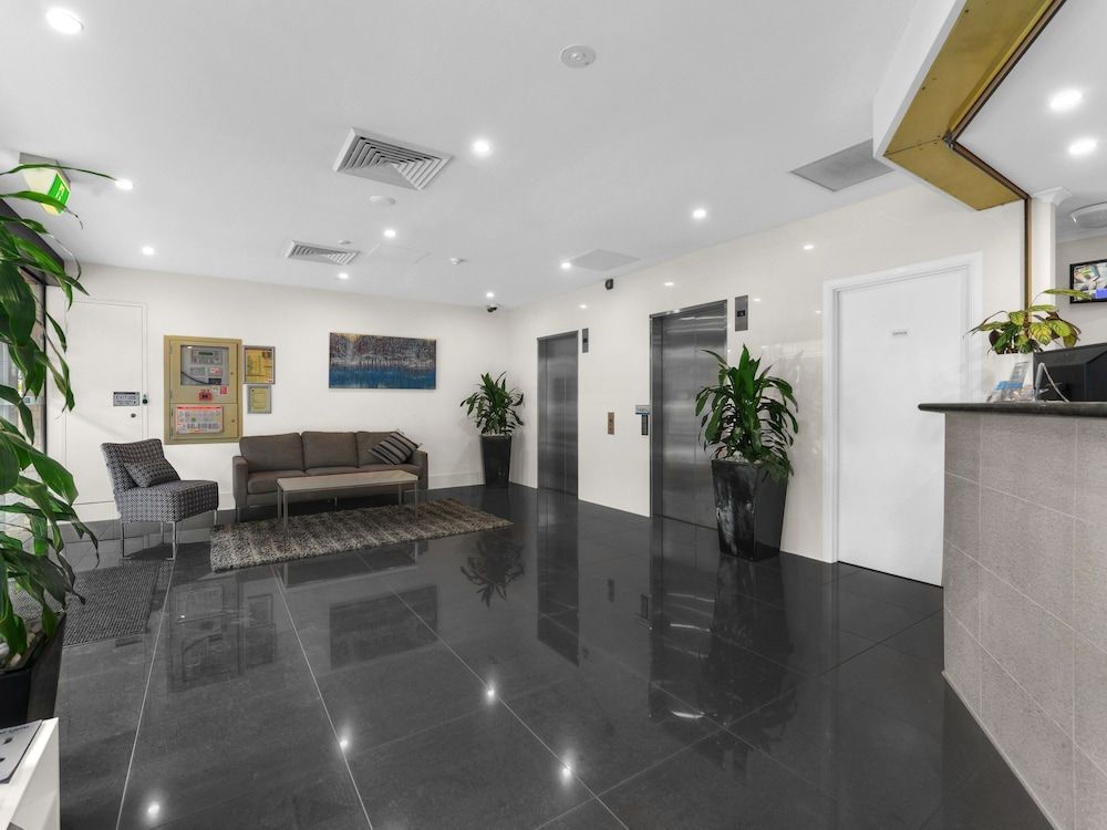 Central Brunswick Apartment Hotel 2