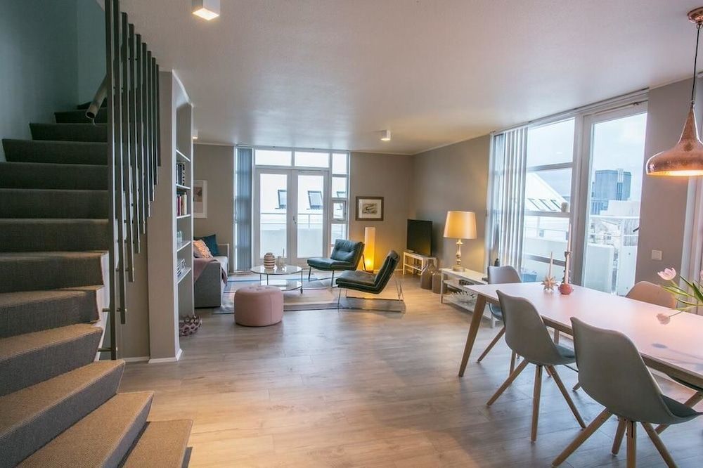 Penthouse Downtown with Free Parking 1