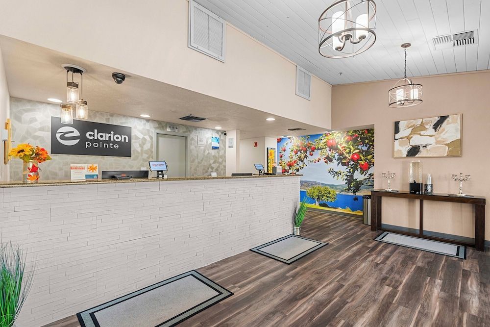 Clarion Pointe Wenatchee 1