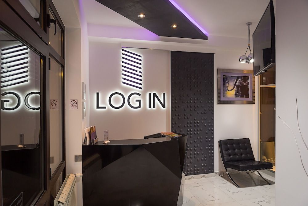Log In Rooms 1