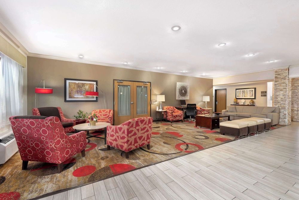 Best Western Plus Eagleridge Inn & Suites 2