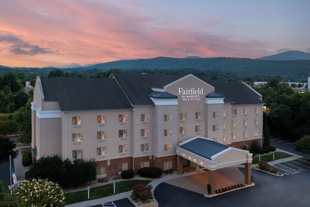 Fairfield by Marriott Inn & Suites Roanoke Hollins I-81 1