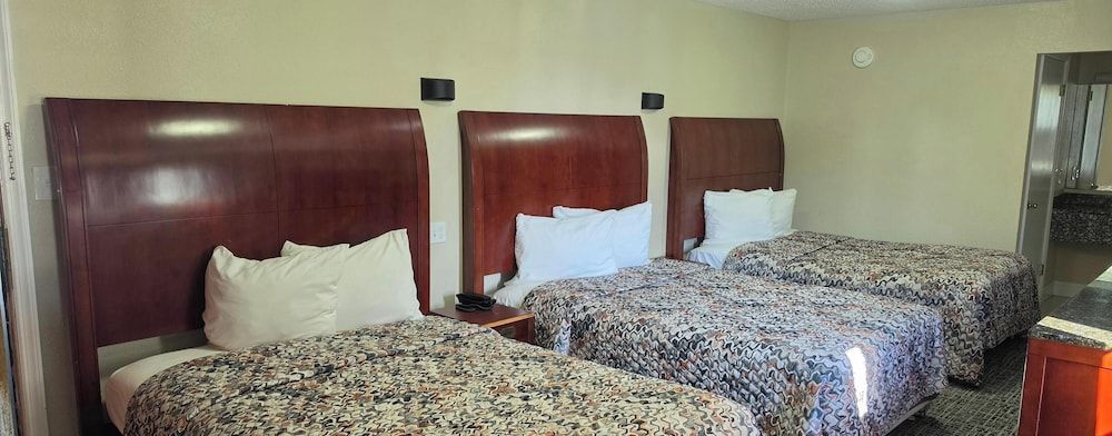 Red Carpet Inn Williamstown 2