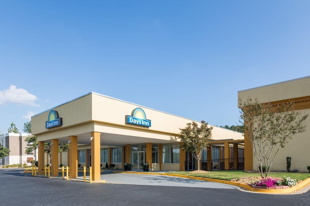 Days Inn by Wyndham Madison 1