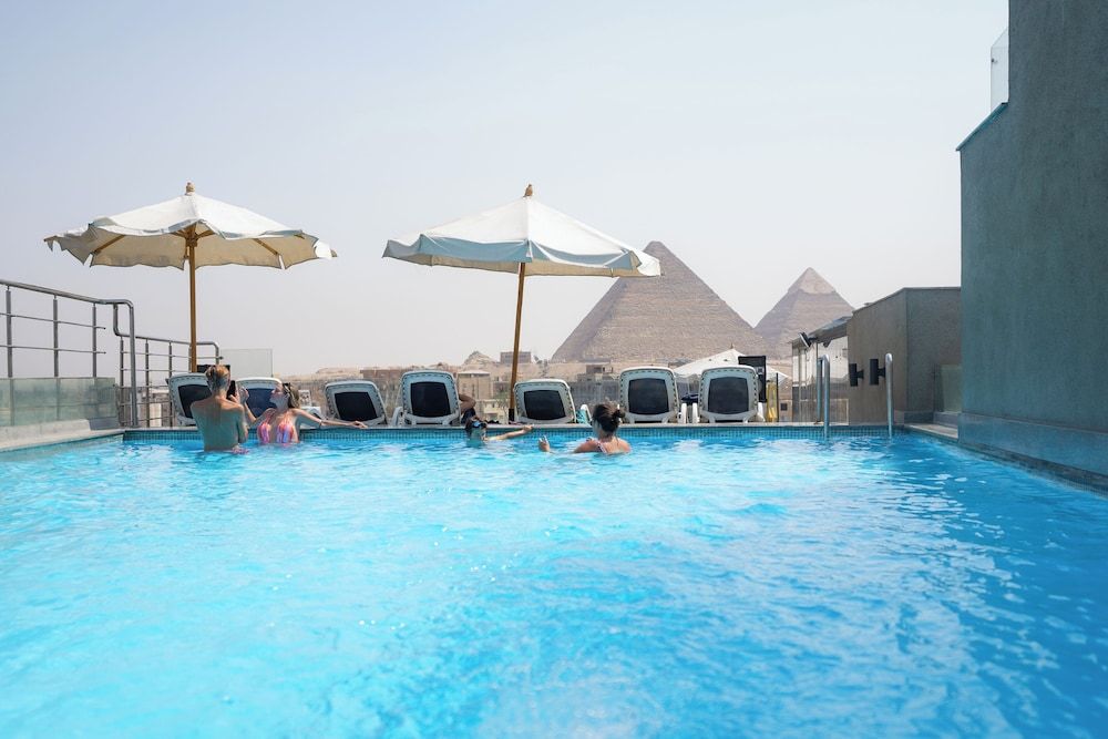 Pyramid Front Hotel 1