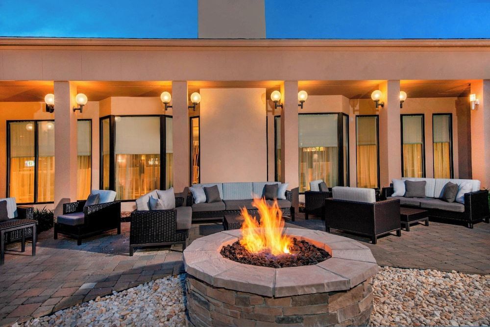 Courtyard by Marriott Rockville 1