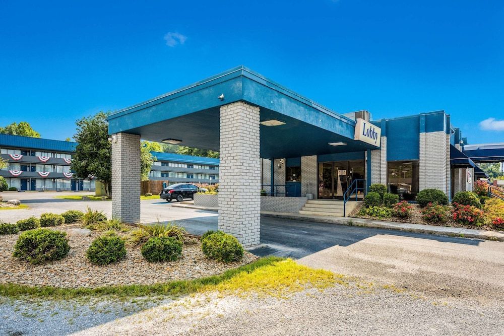 Suburban Studios Middlesboro 1