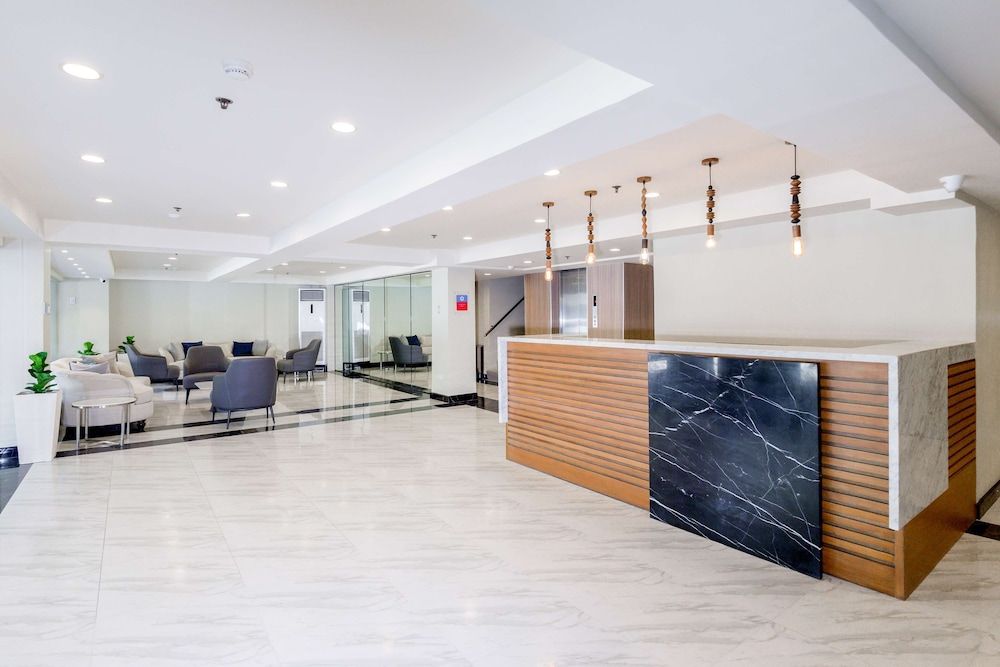 SureStay Plus by Best Western Cebu City 2