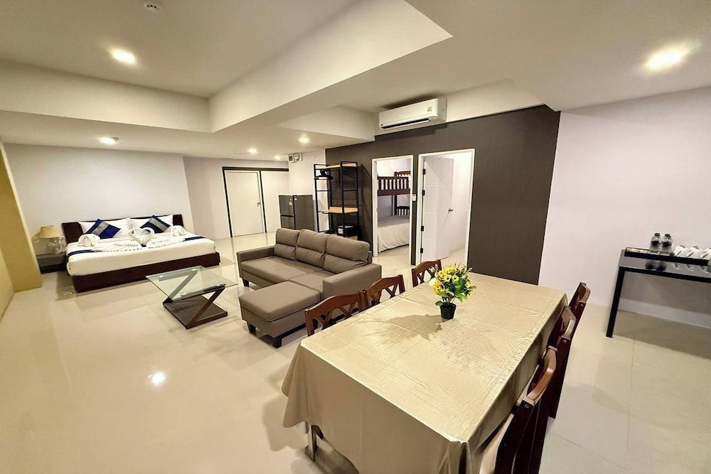 The Thames Pool Access Resort & Villa - SHA Extra Plus 1