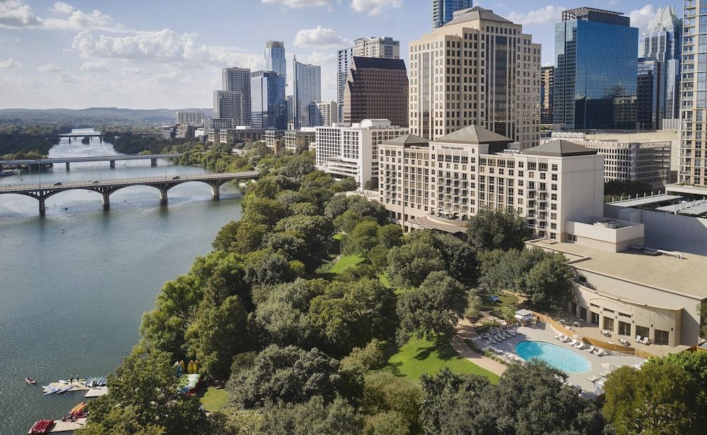 Four Seasons Hotel Austin 1