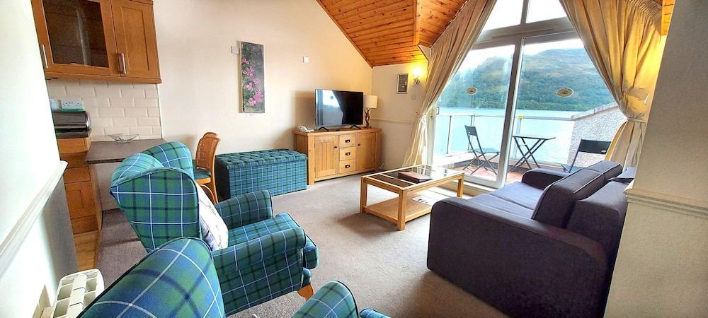 Lochside Lodge 08 Loch Rannoch Highland Club 1