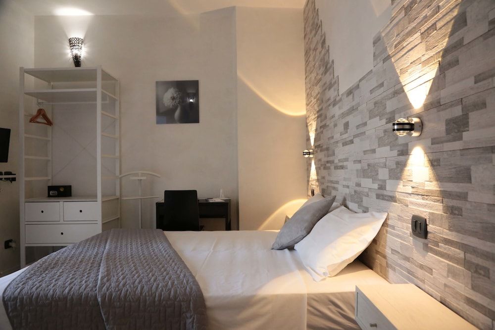 Aurelia Rooms 1