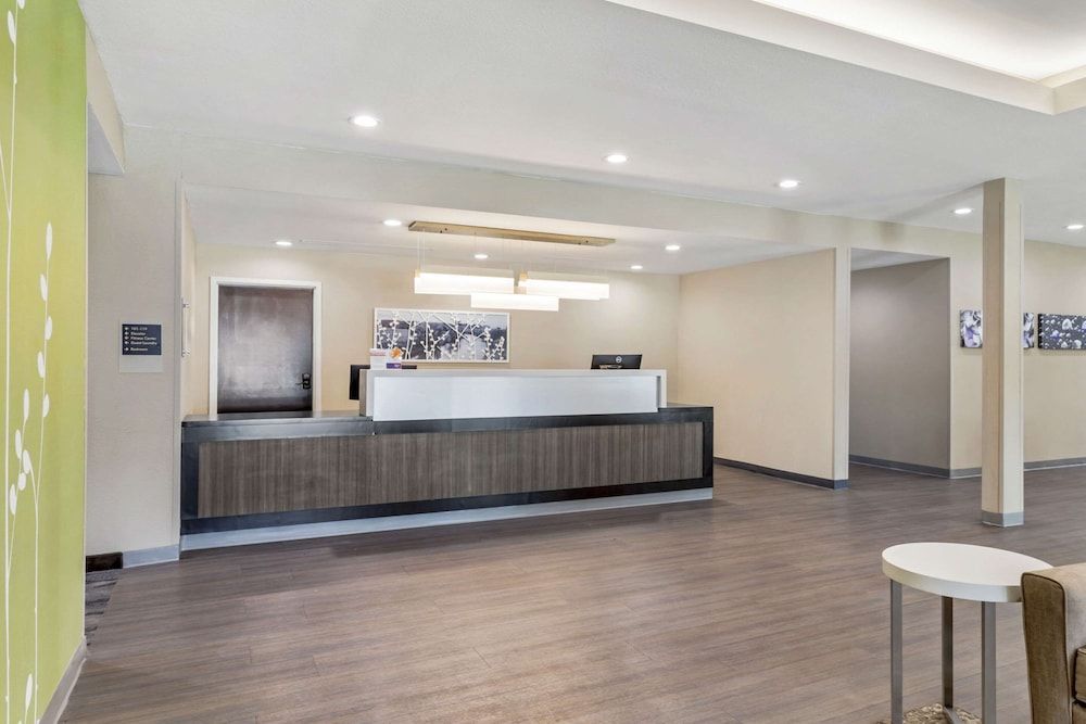 Sleep Inn & Suites Liberty 2