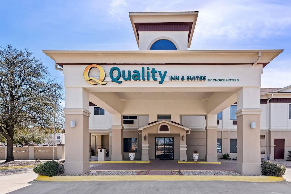 Quality Inn & Suites - Granbury 1