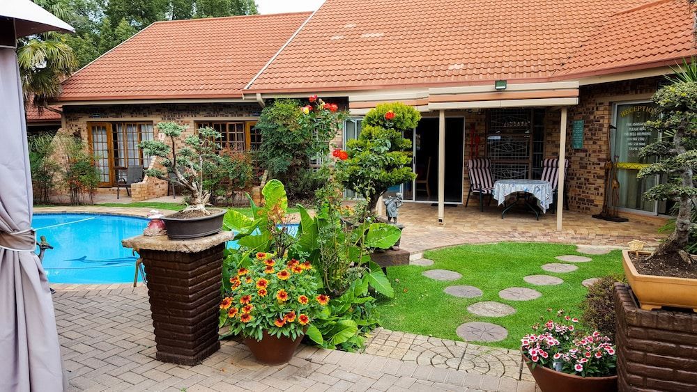 Aark Guest Lodge 1