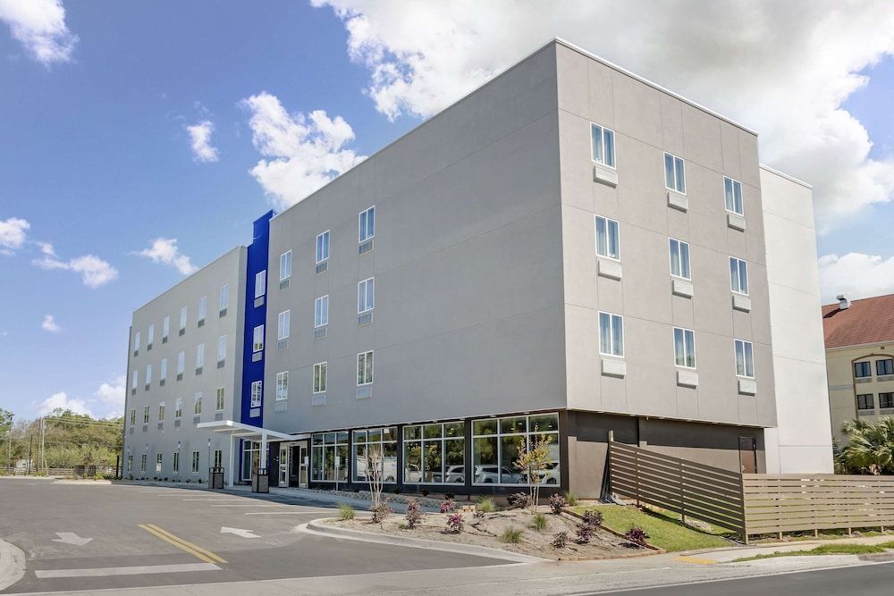 Sleep Inn & Suites Fort Walton Beach - Destin West 1