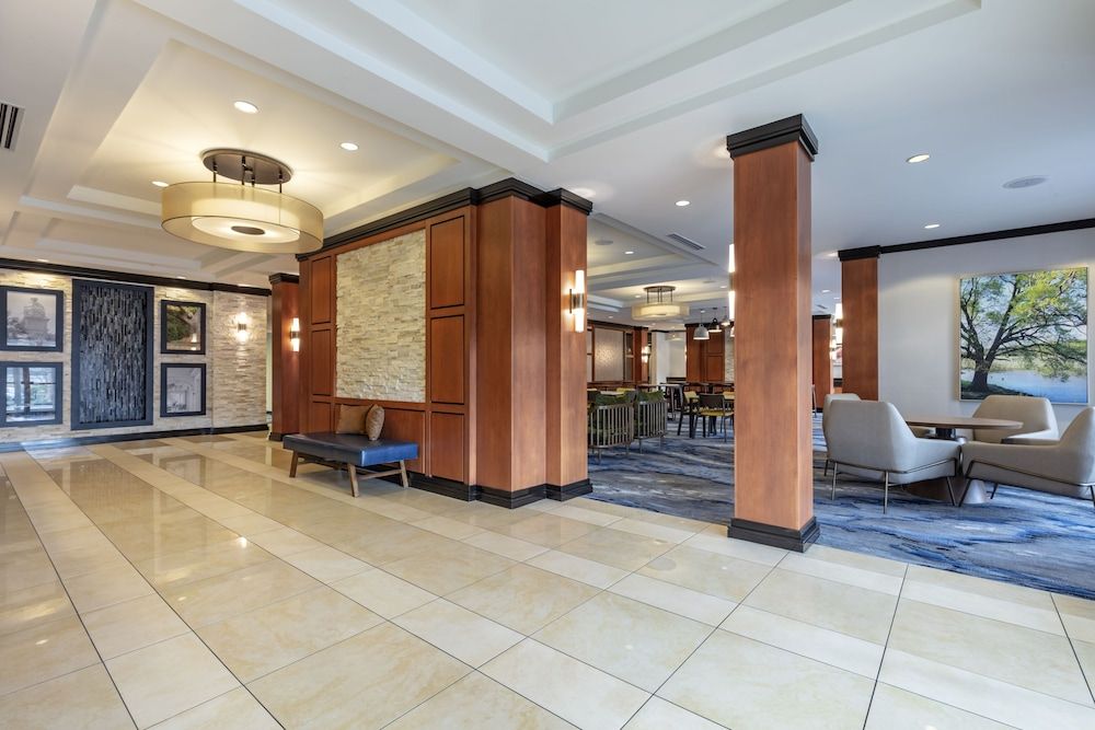Fairfield Inn & Suites Columbus 2