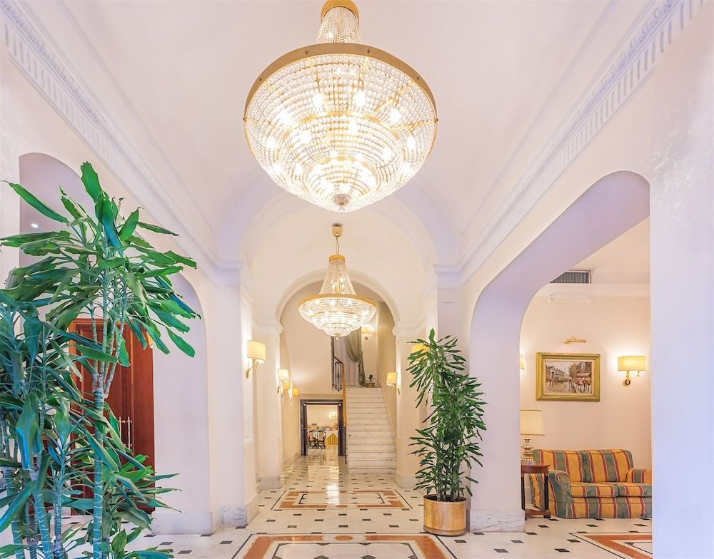 Raeli Hotel Lux 2
