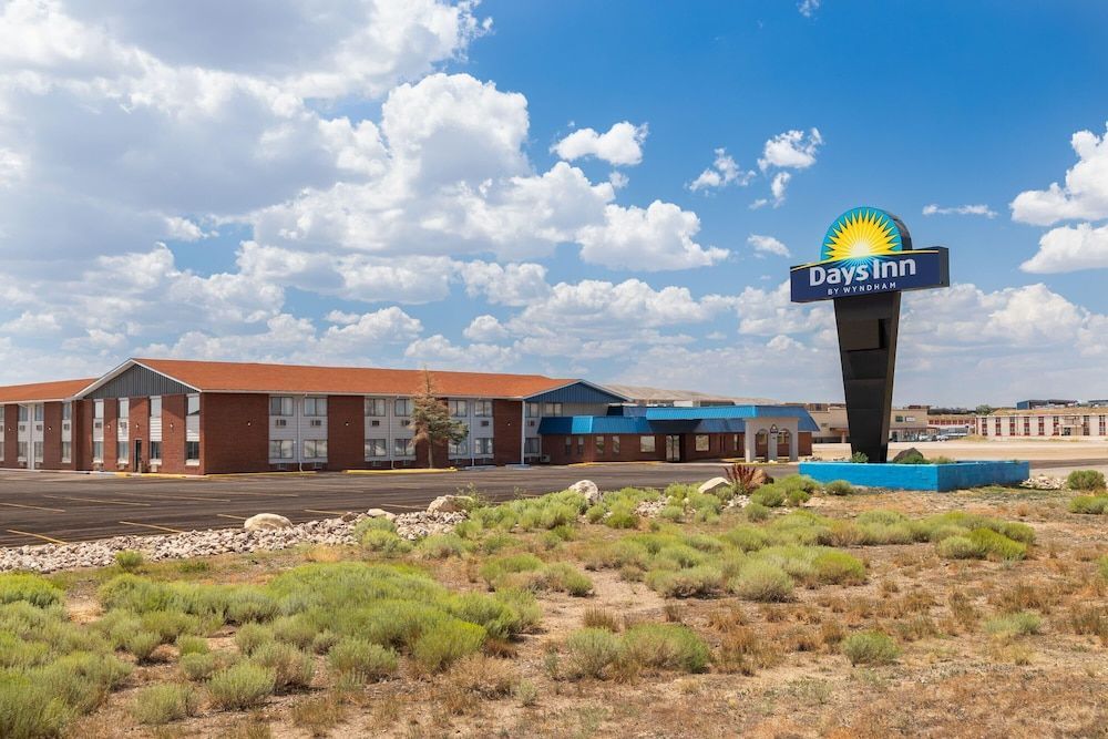 Days Inn by Wyndham Rawlins 1