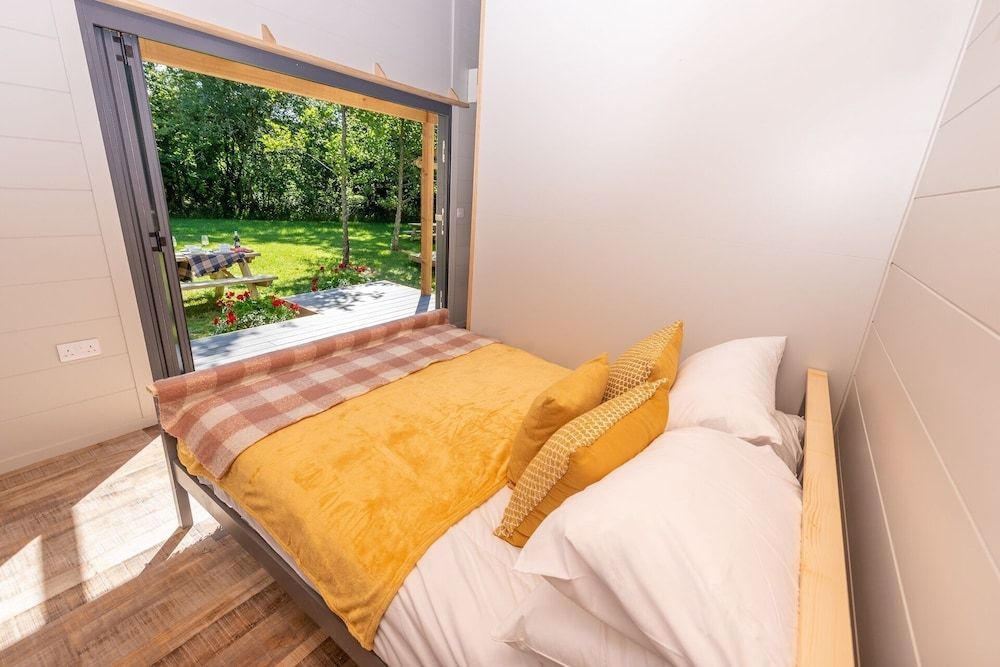Sunset Cabins at The Oaks Woodland Retreat 2