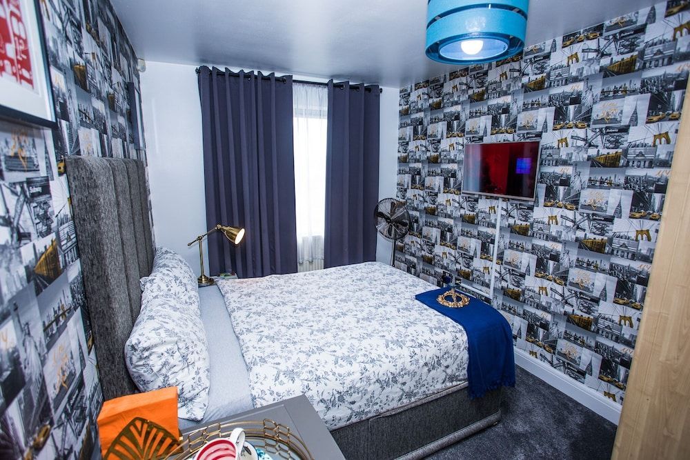 Remarkable 2-bed Apartment With Sea View 2