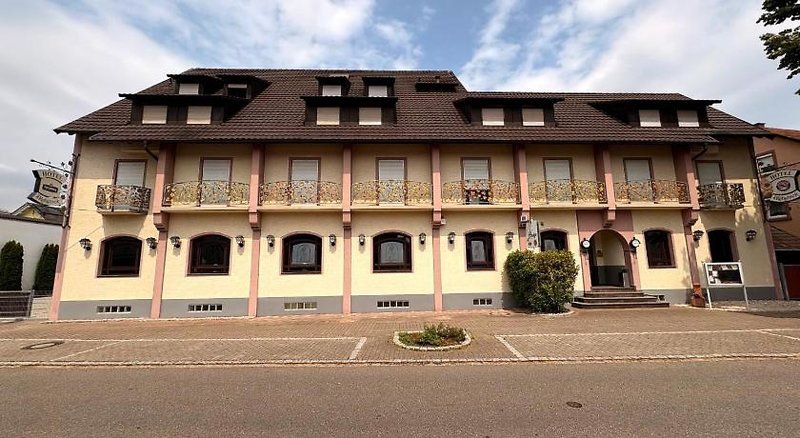 Hotel Rebstock 1