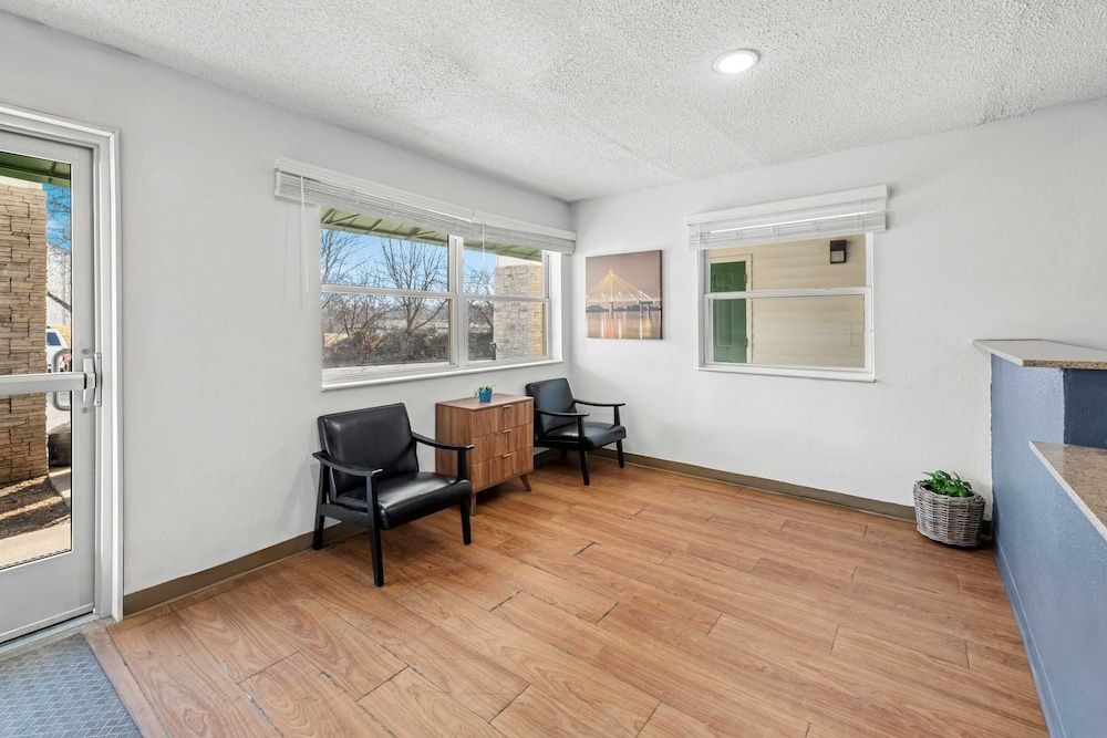 Birch Hill Suites Kansas City - Independence 2
