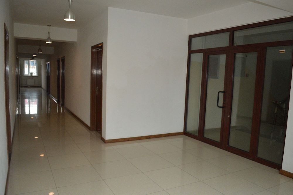 Land Hotel 1
