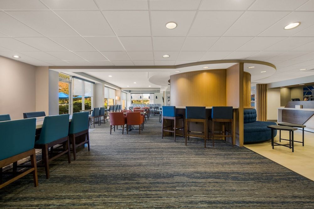Holiday Inn Express HAMPTON - COLISEUM CENTRAL by IHG 2