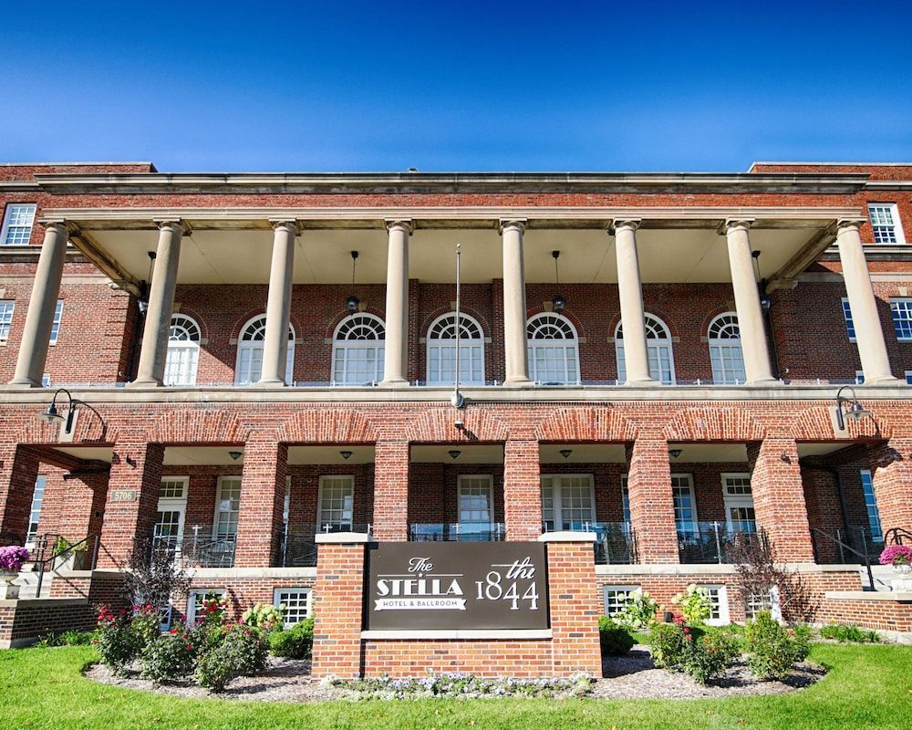 The Stella Hotel & Ballroom 1
