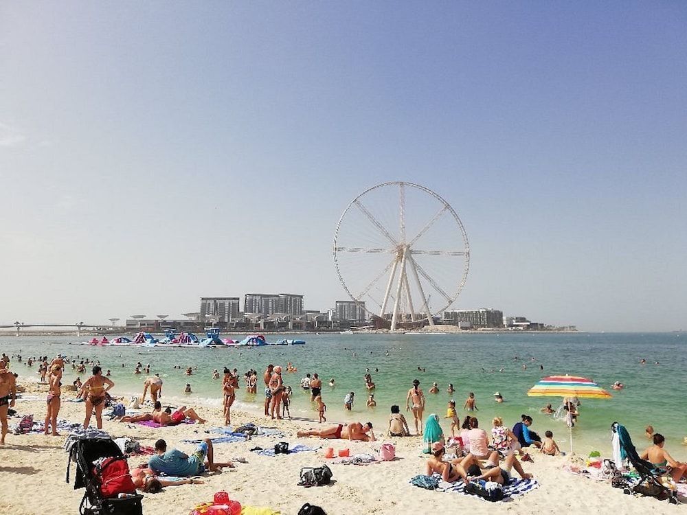 Urban Panda Hostel JBR Dubai 2