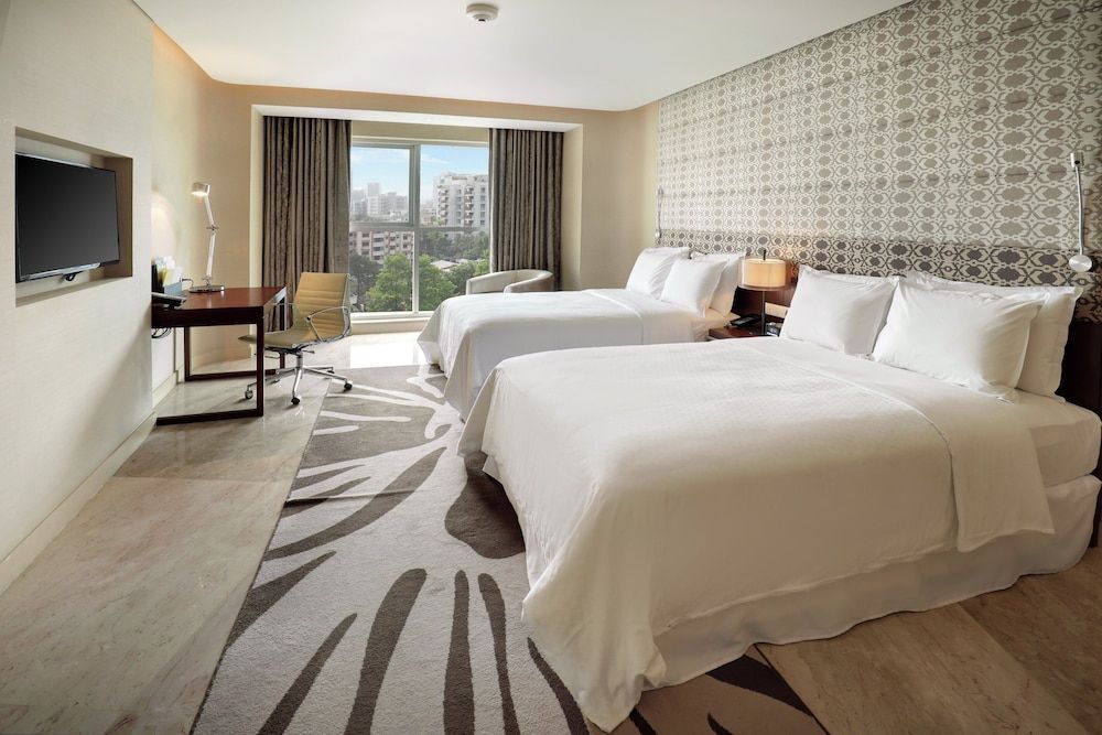 Crowne Plaza Dhaka Gulshan by IHG 2