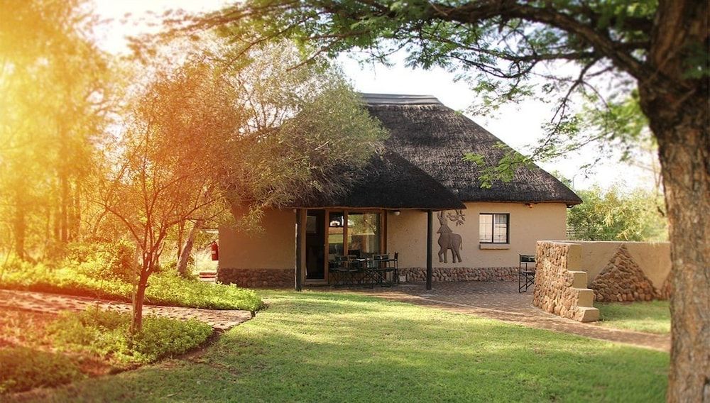 Ukutula Lion Lodge 1