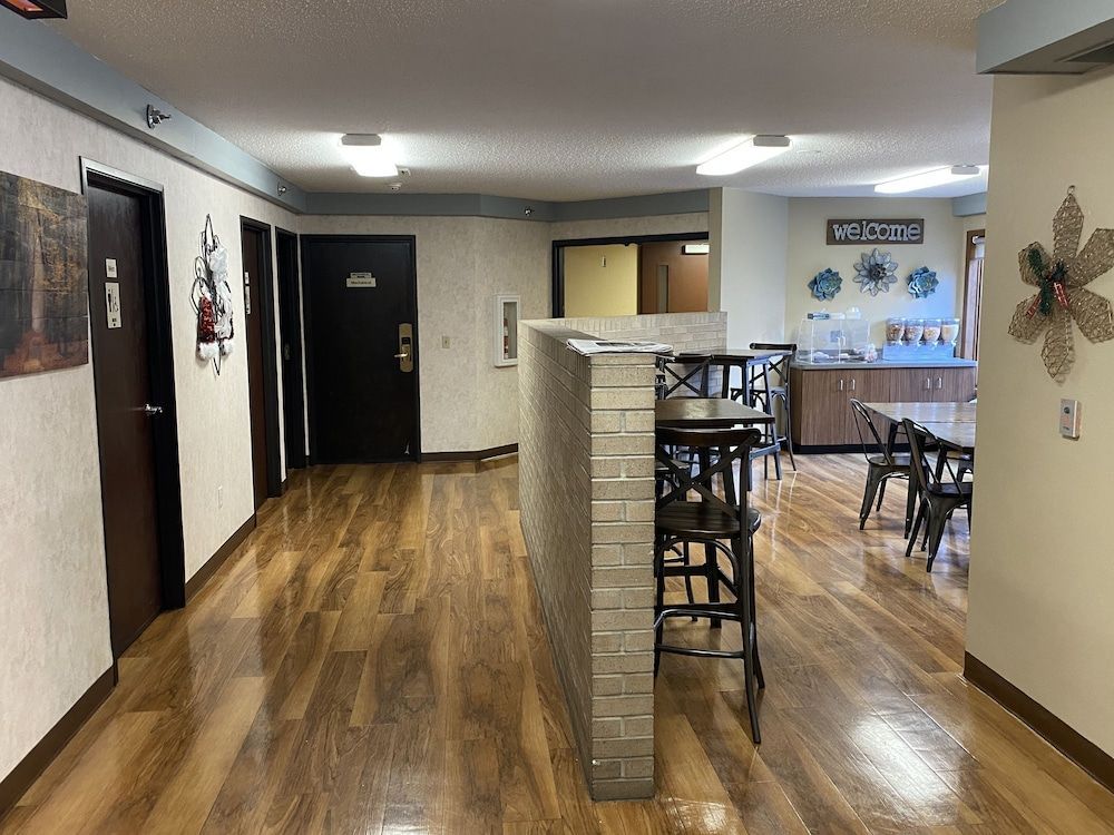 The Center Inn 2