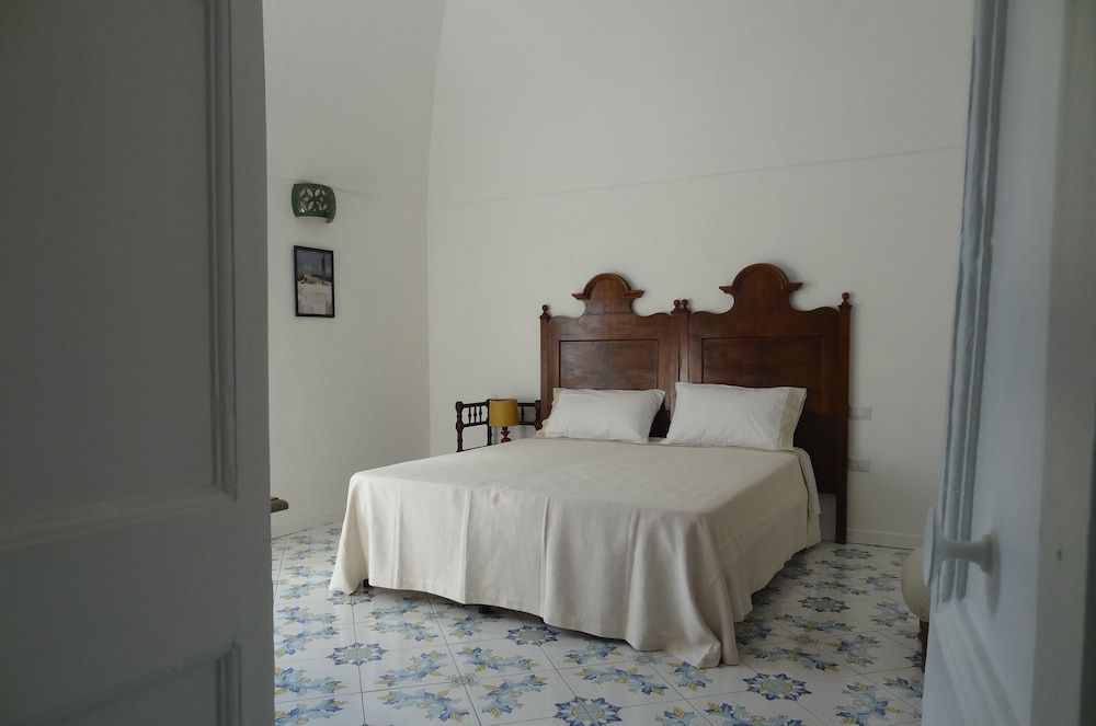 Casa Nina' "La Santa", tradicional Amalfi Coast Villa Retreat 2