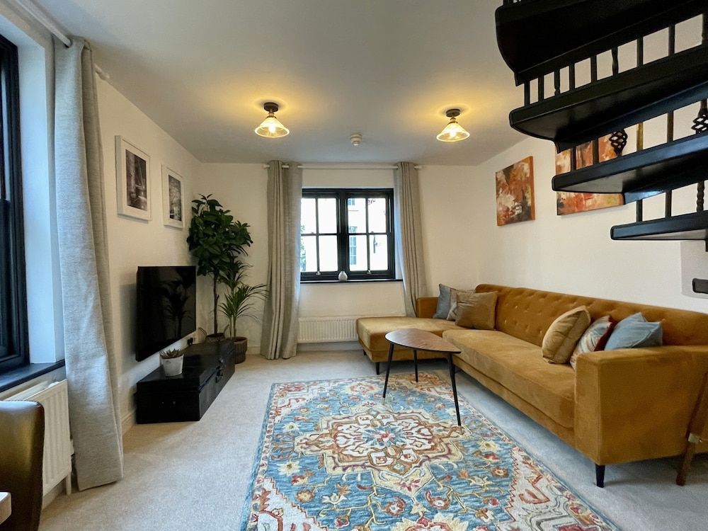 Cosy Oasis in the Heart of Clifton Village 1
