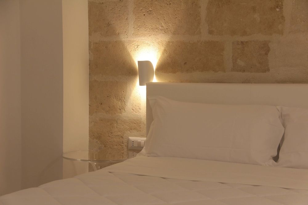 Lamia Room Rentals 1