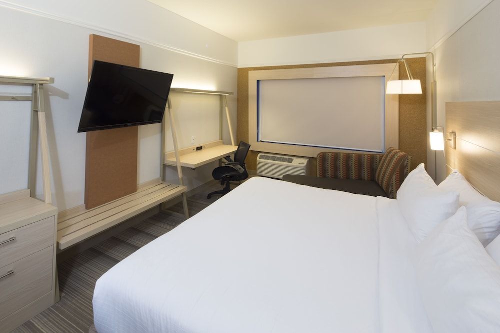 Holiday Inn Express & Suites PORTAGE by IHG 2