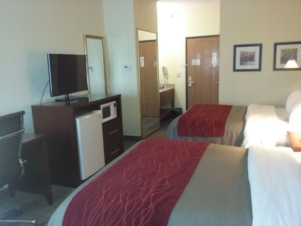 Comfort Inn Warren I-69 1