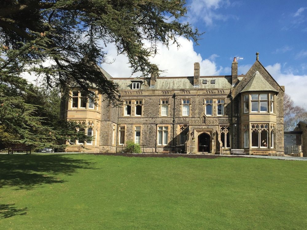 The Villa Levens 1